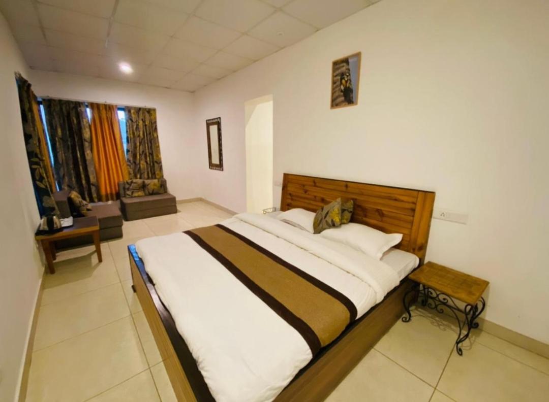 Mist N Meadows Resort Rājgarh 外观 照片