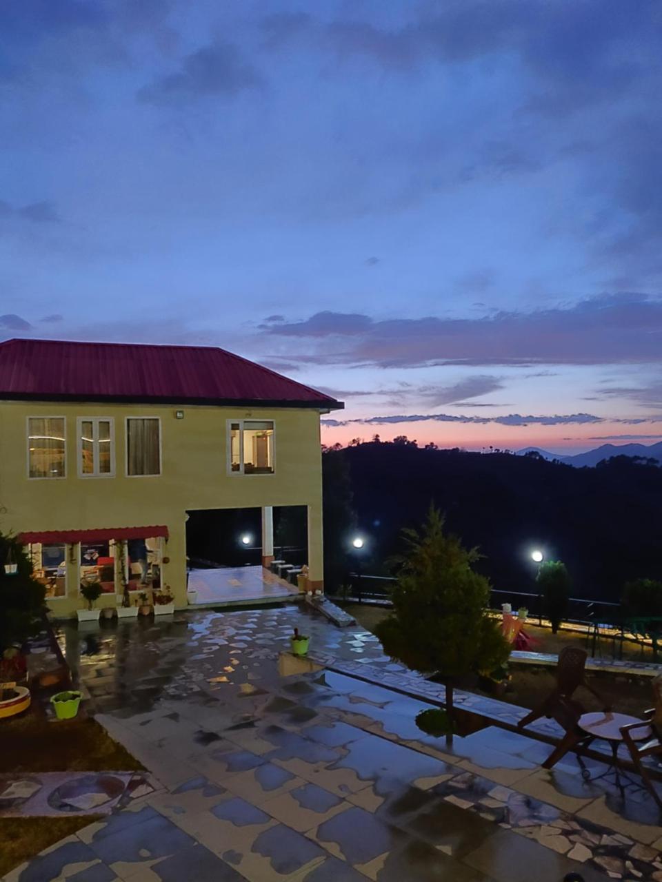 Mist N Meadows Resort Rājgarh 外观 照片